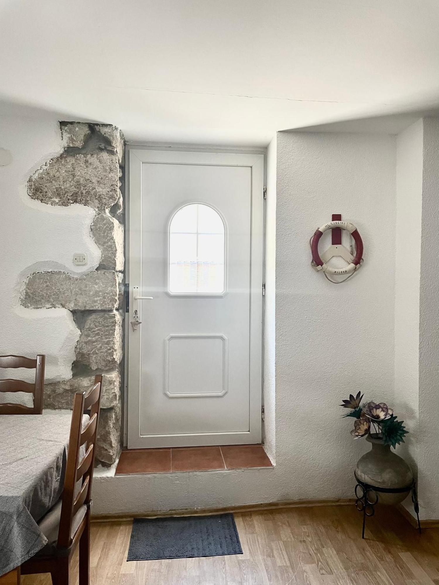 Apartments Rome Baska  Phòng bức ảnh
